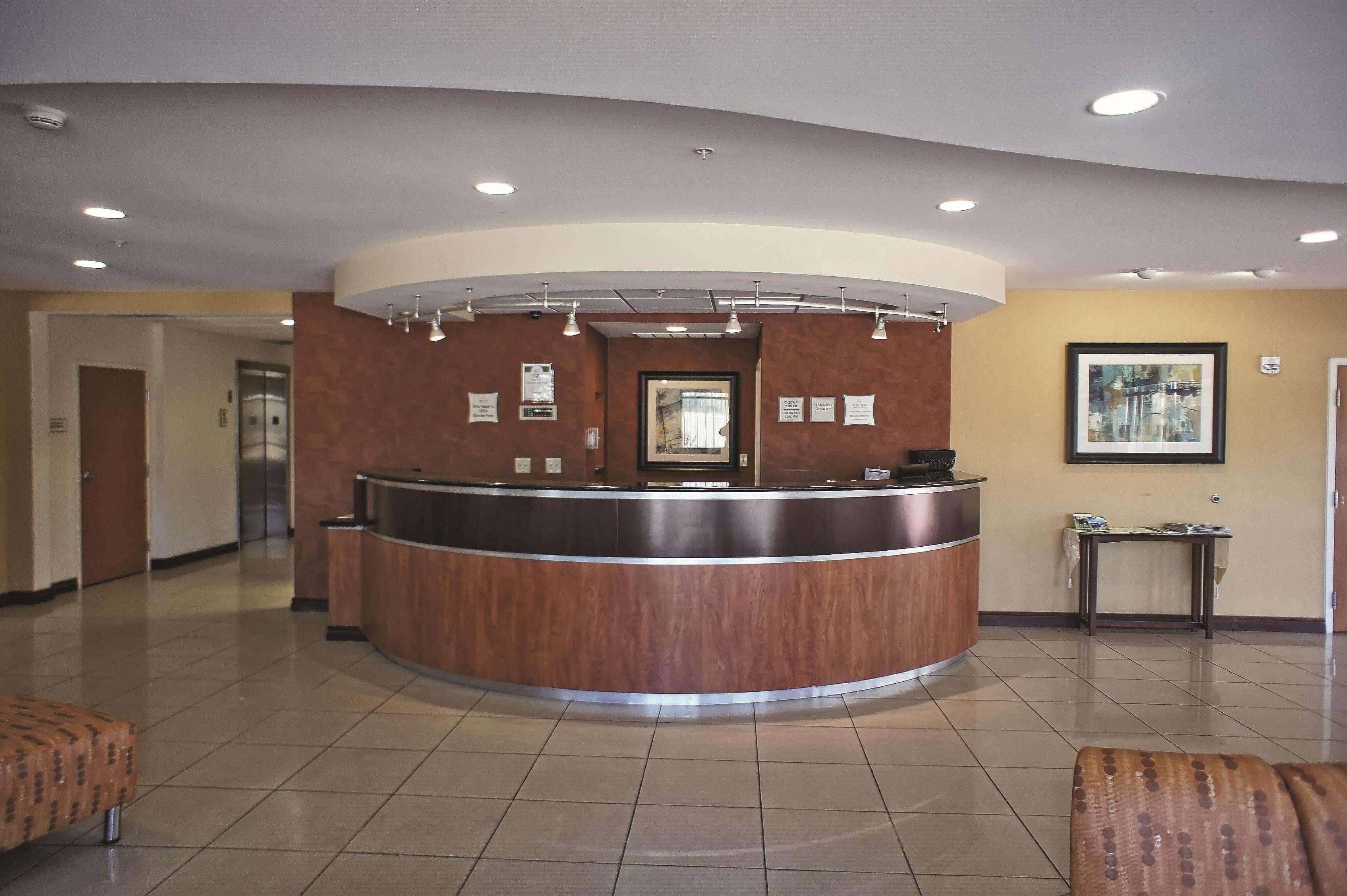 La Quinta By Wyndham Edmond Hotel Bagian luar foto