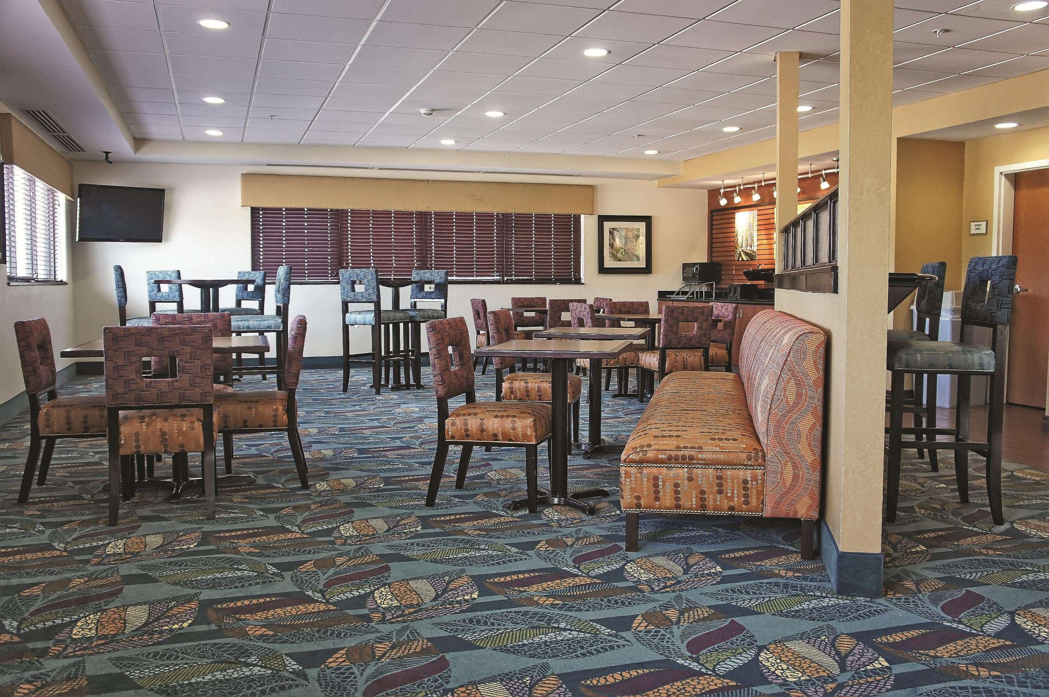 La Quinta By Wyndham Edmond Hotel Bagian luar foto